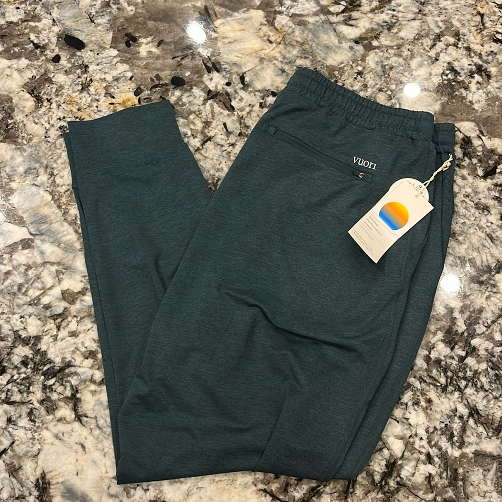 NWT Vuori Sunday Performance Jogger
